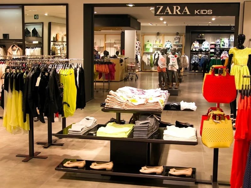 Analisis Strategi Marketing Mix Zara Untuk Memenangkan Persaingan di Industri Fashion