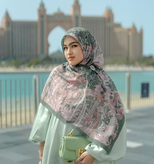 strategi branding Buttonscarves
