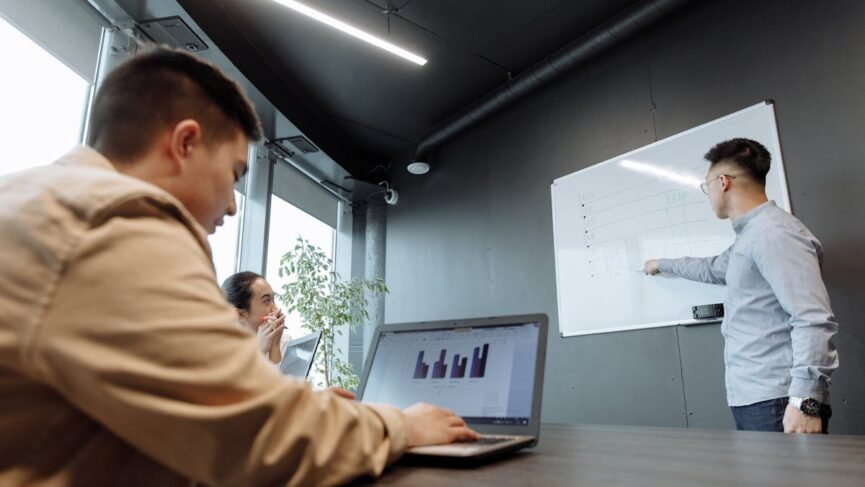 Tips Menerapkan Viral Marketing yang Sukses Ciptakan FOMO